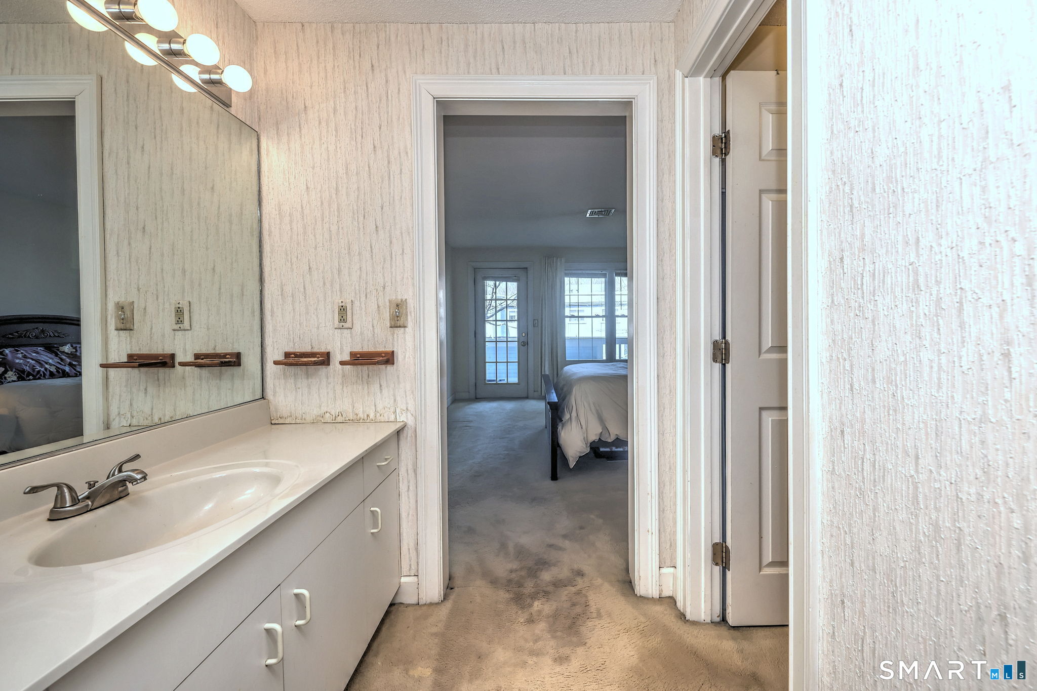 75 Redwood Drive East Haven CT 06513