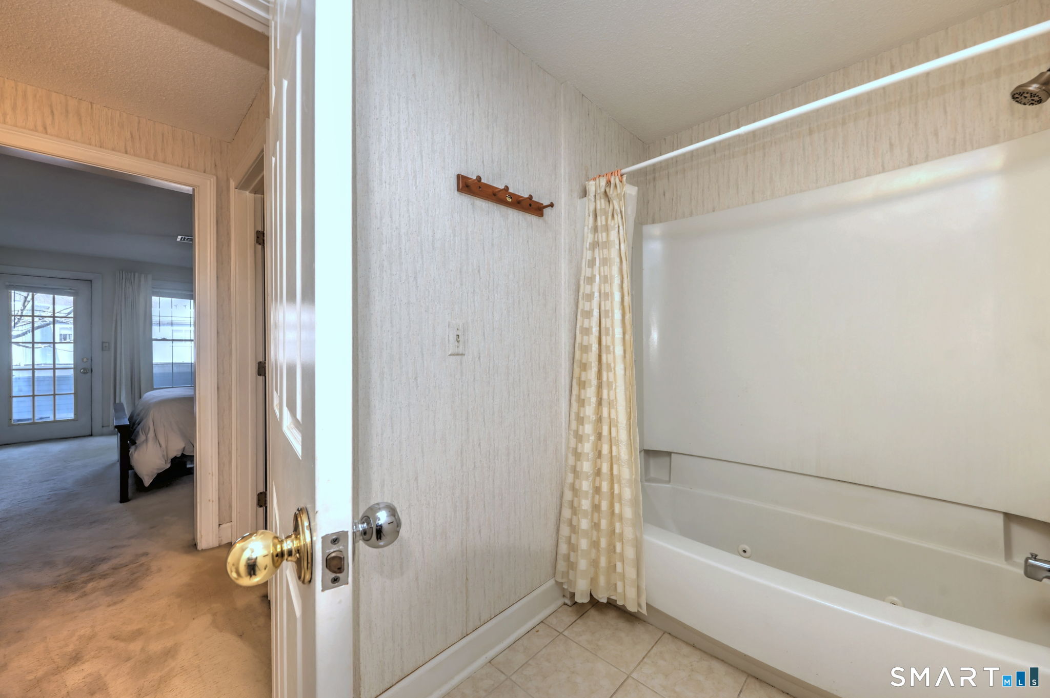 75 Redwood Drive East Haven CT 06513