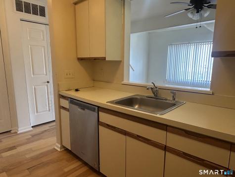 1690 Dixwell Avenue Hamden CT 06514