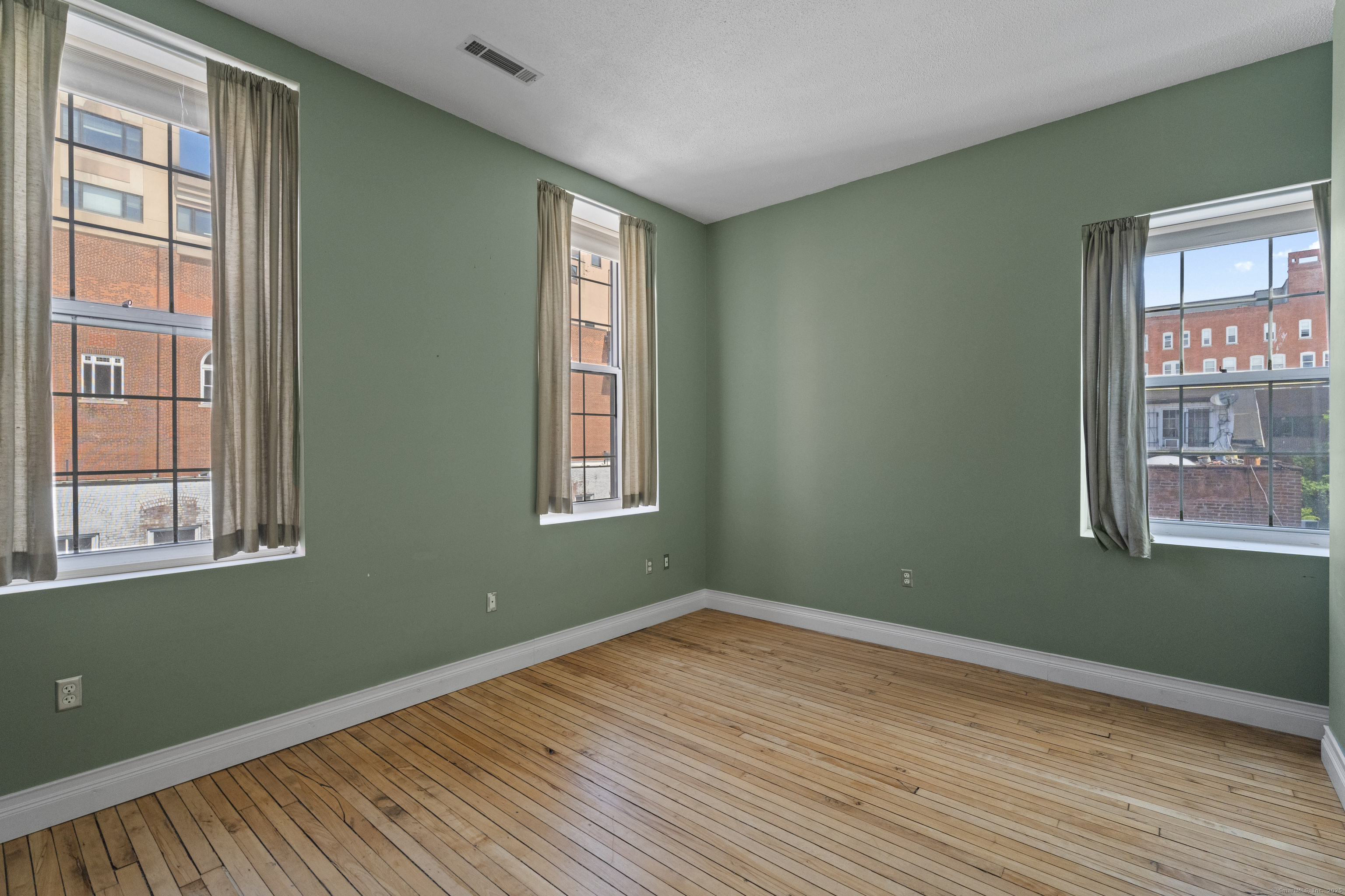 196 Crown Street New Haven CT 06510