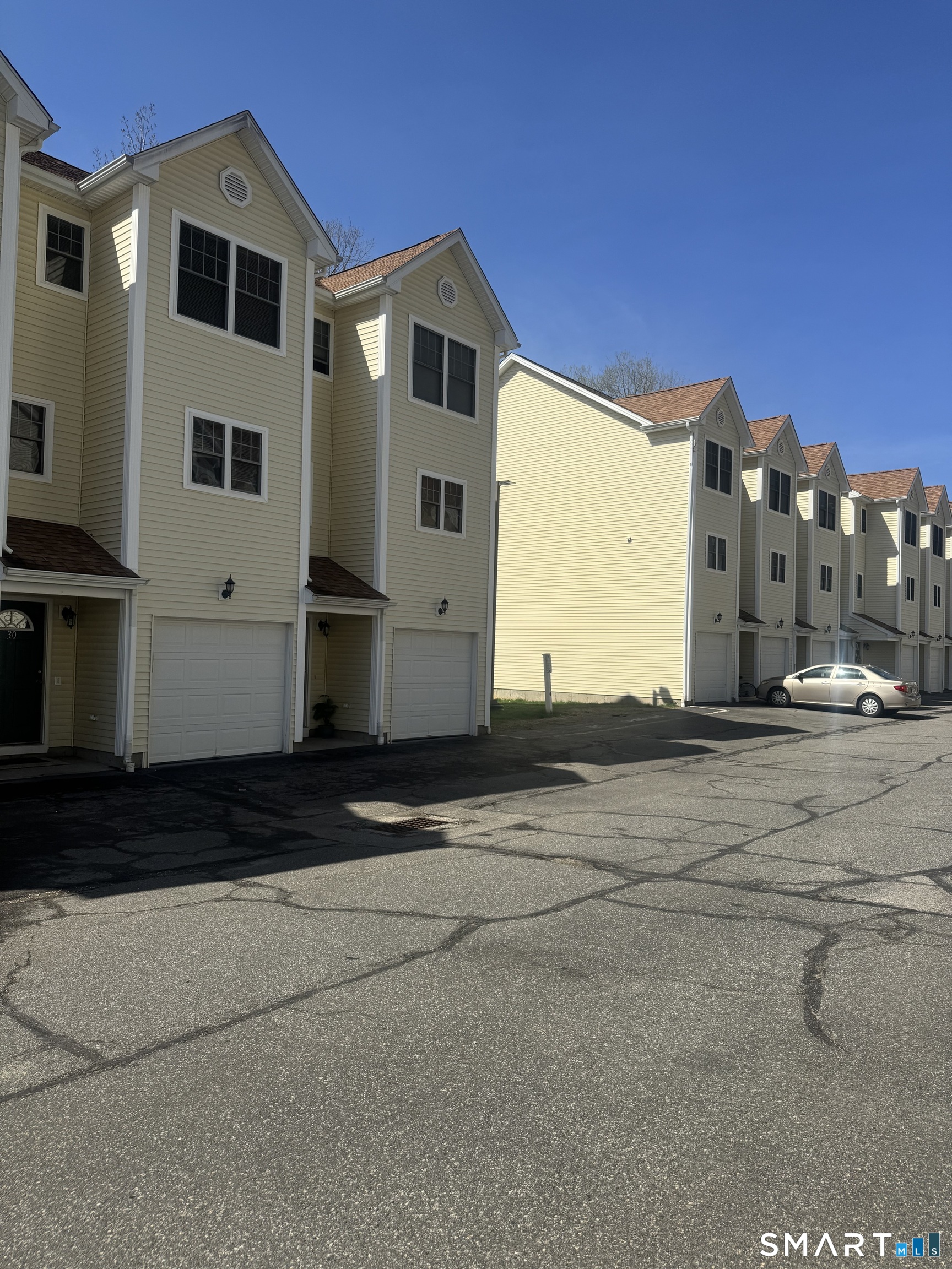 527 West Thames Street Norwich CT 06360