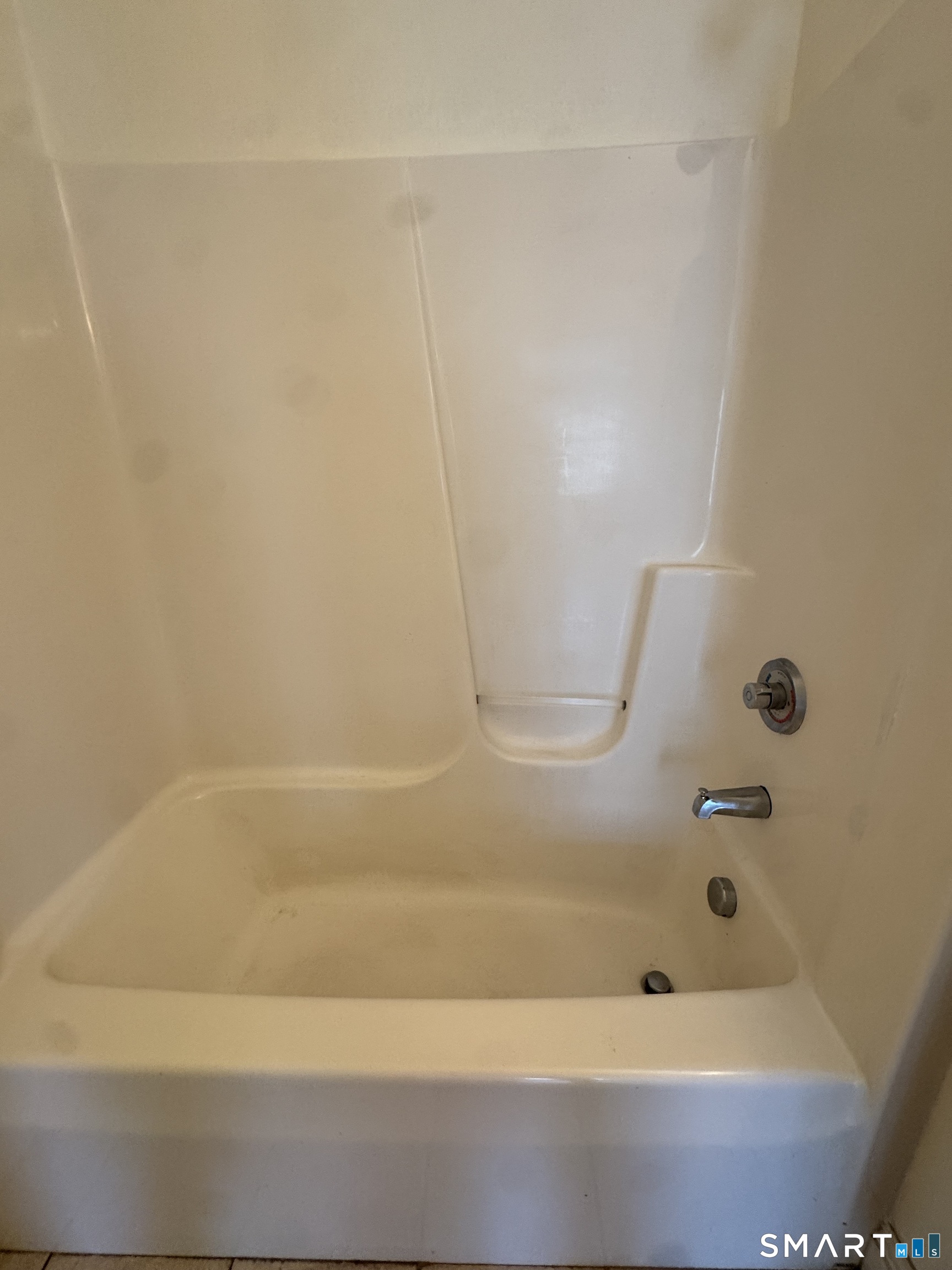 527 West Thames Street Norwich CT 06360