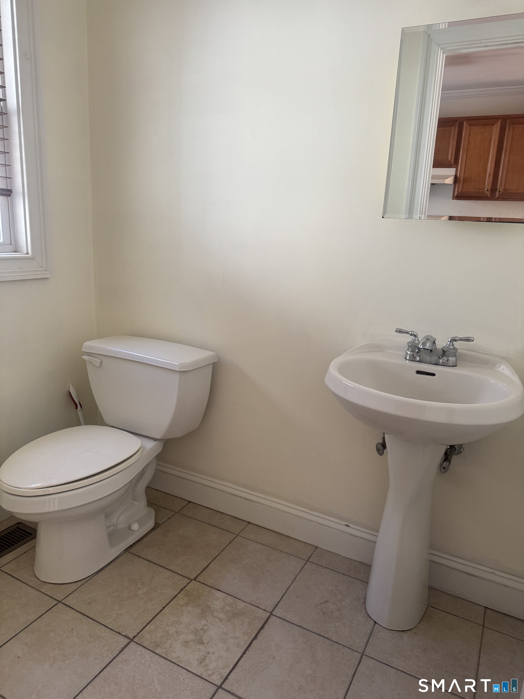 527 West Thames Street Norwich CT 06360