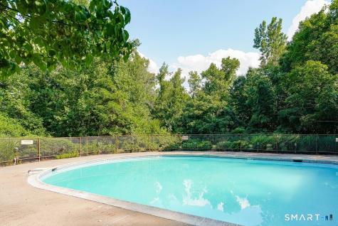 12 Chambord Park Bloomfield CT 06002
