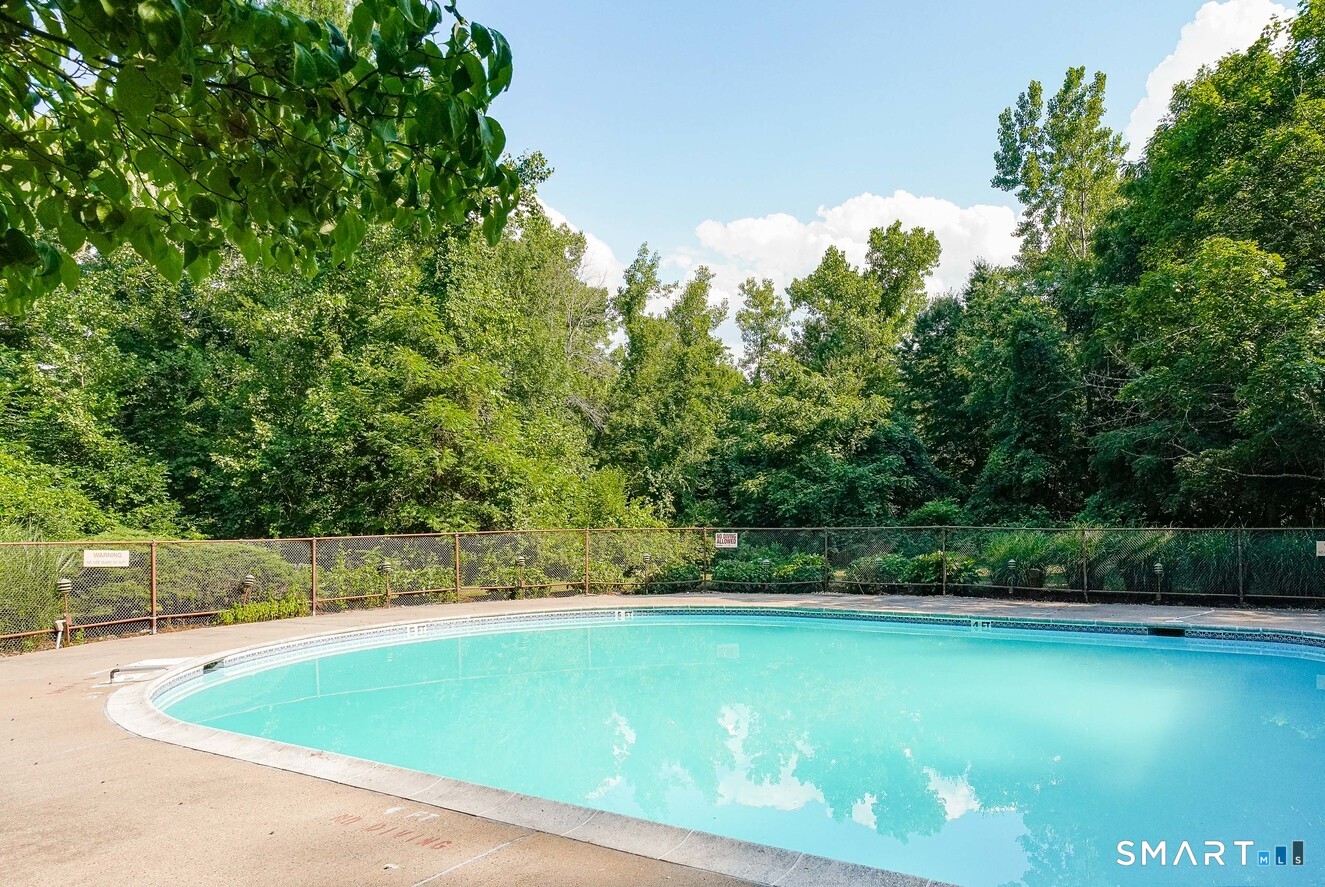 12 Chambord Park Bloomfield CT 06002