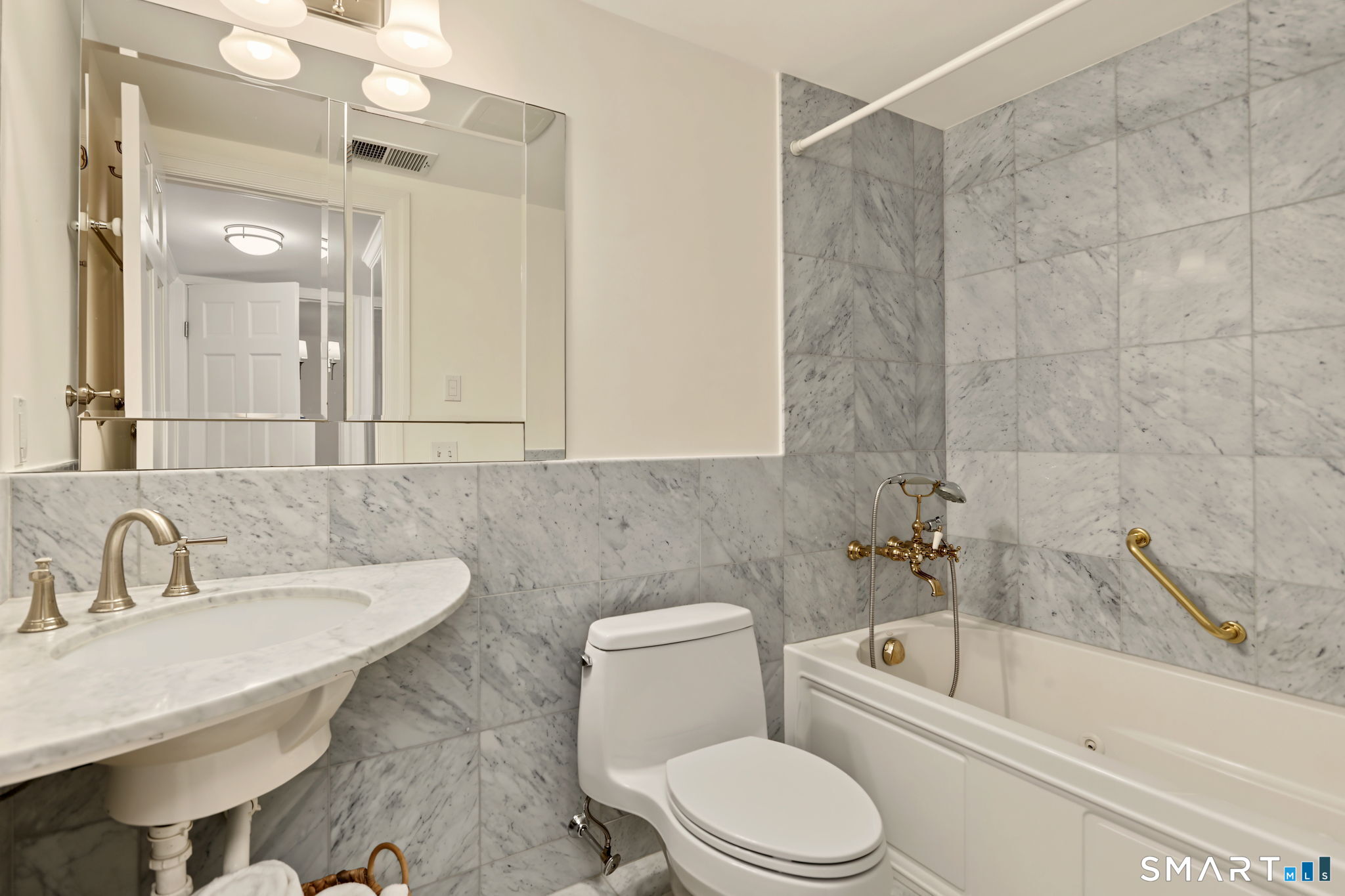 17 Rowayton Woods Drive Norwalk CT 06854