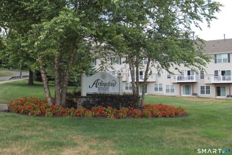701 Sienna Drive Danbury CT 06810