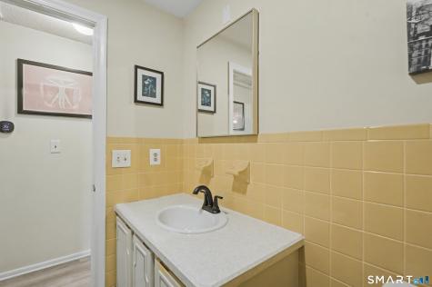 8 Shepard Hill Road Hamden CT 06514
