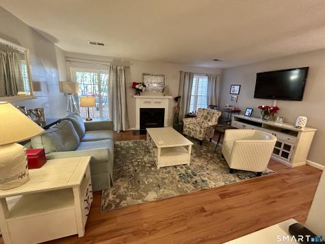 1 Forest Glen Circle Middletown CT 06457