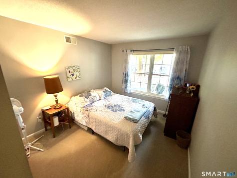 1 Forest Glen Circle Middletown CT 06457