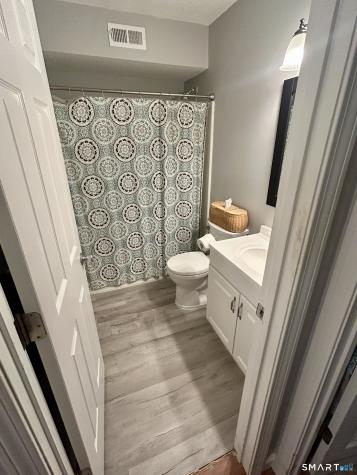 1 Forest Glen Circle Middletown CT 06457