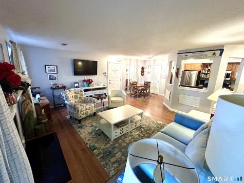1 Forest Glen Circle Middletown CT 06457