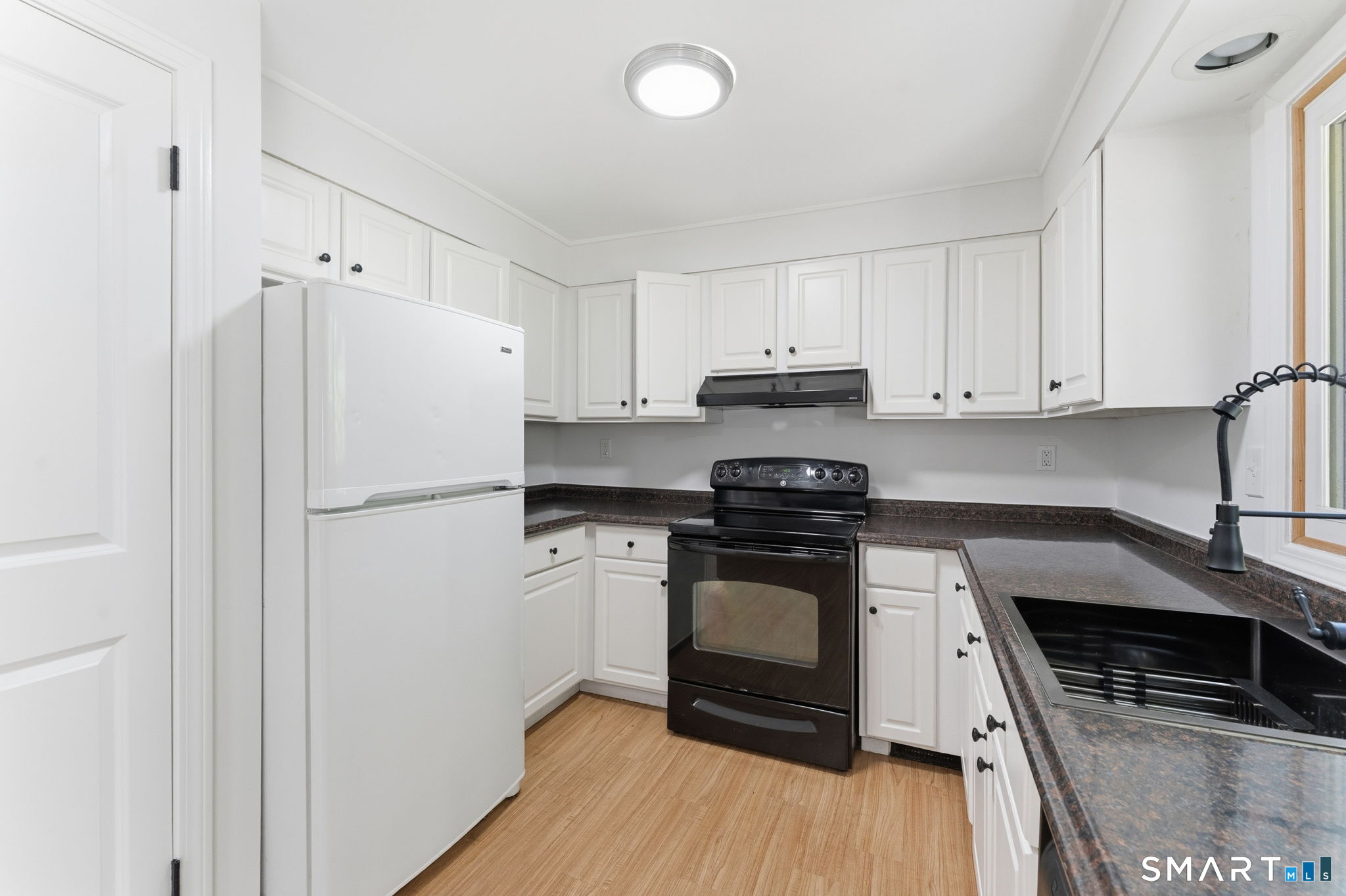 472 Dowd Avenue Canton CT 06019