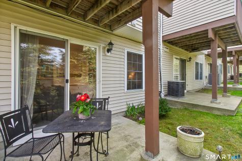 1606 Larson Drive Danbury CT 06810
