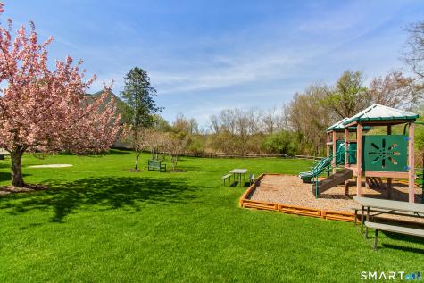 1606 Larson Drive Danbury CT 06810