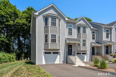 11 Summer Brook Way Seymour CT 06483