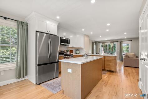 11 Summer Brook Way Seymour CT 06483