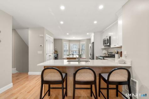 11 Summer Brook Way Seymour CT 06483
