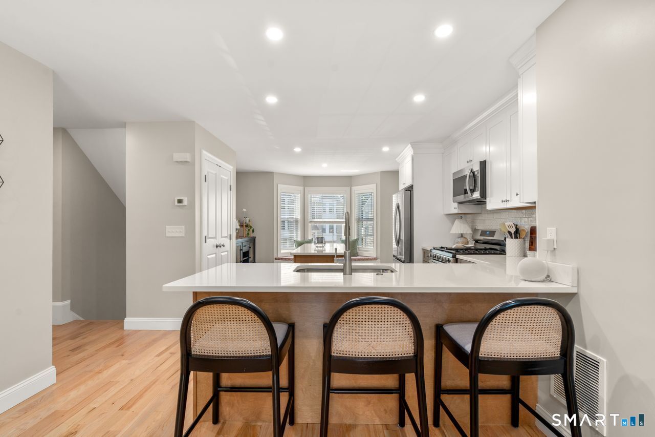 11 Summer Brook Way Seymour CT 06483