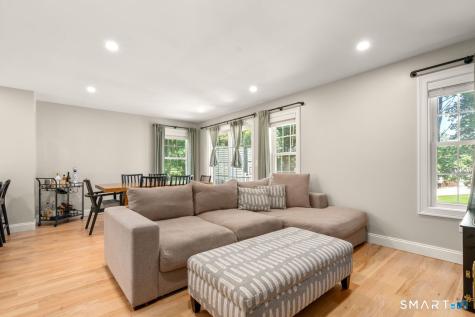 11 Summer Brook Way Seymour CT 06483