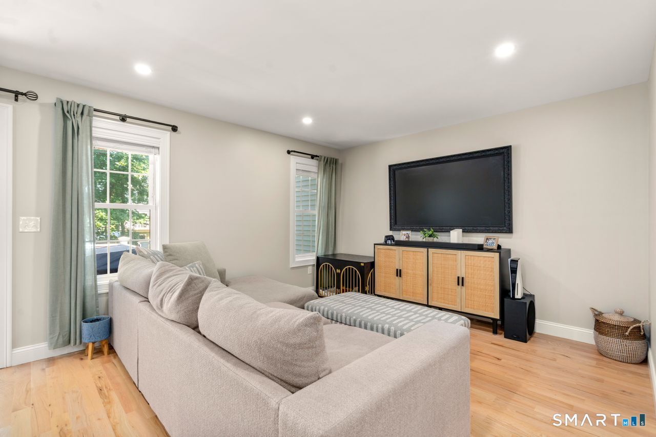 11 Summer Brook Way Seymour CT 06483