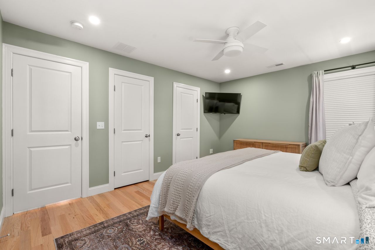 11 Summer Brook Way Seymour CT 06483