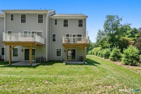 11 Summer Brook Way Seymour CT 06483
