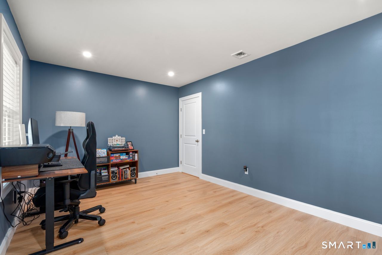 11 Summer Brook Way Seymour CT 06483