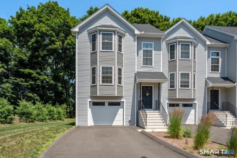 11 Summer Brook Way Seymour CT 06483