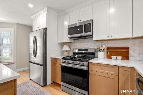 11 Summer Brook Way Seymour CT 06483
