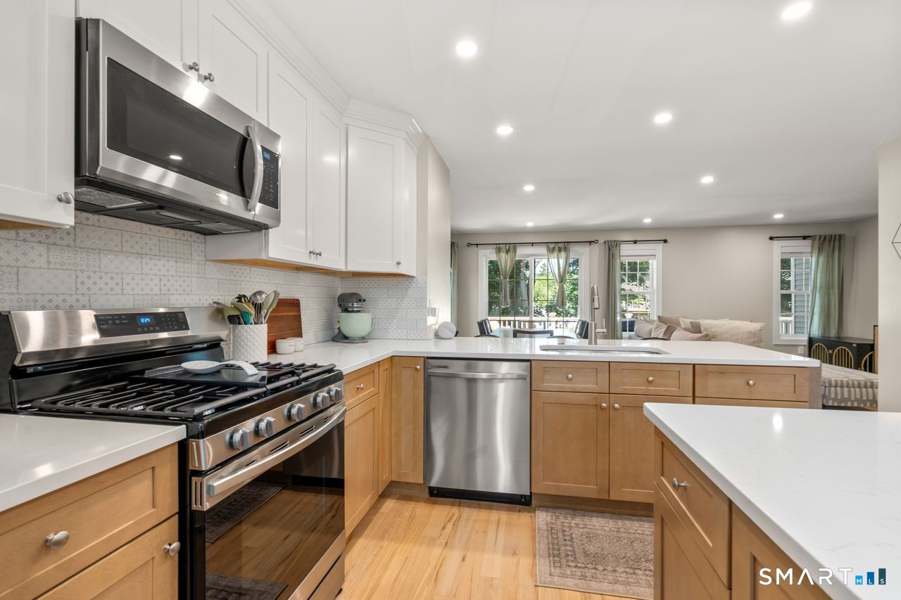 11 Summer Brook Way Seymour CT 06483