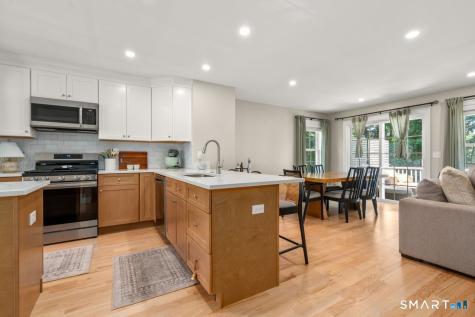 11 Summer Brook Way Seymour CT 06483