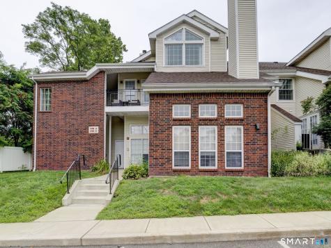 210 Carriage Crossing Lane Middletown CT 06457