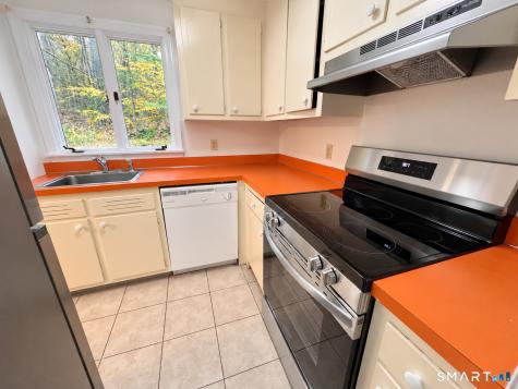 20 Comstock Avenue Essex CT 06442