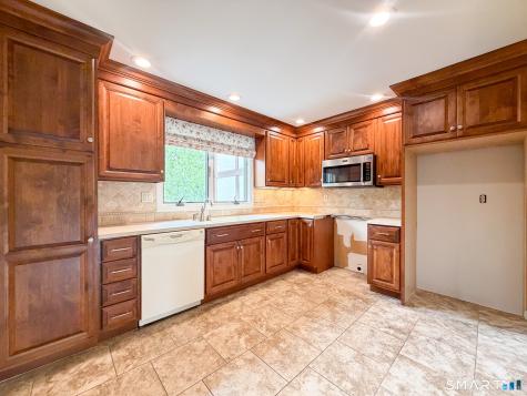 690 Forest Road West Haven CT 06516