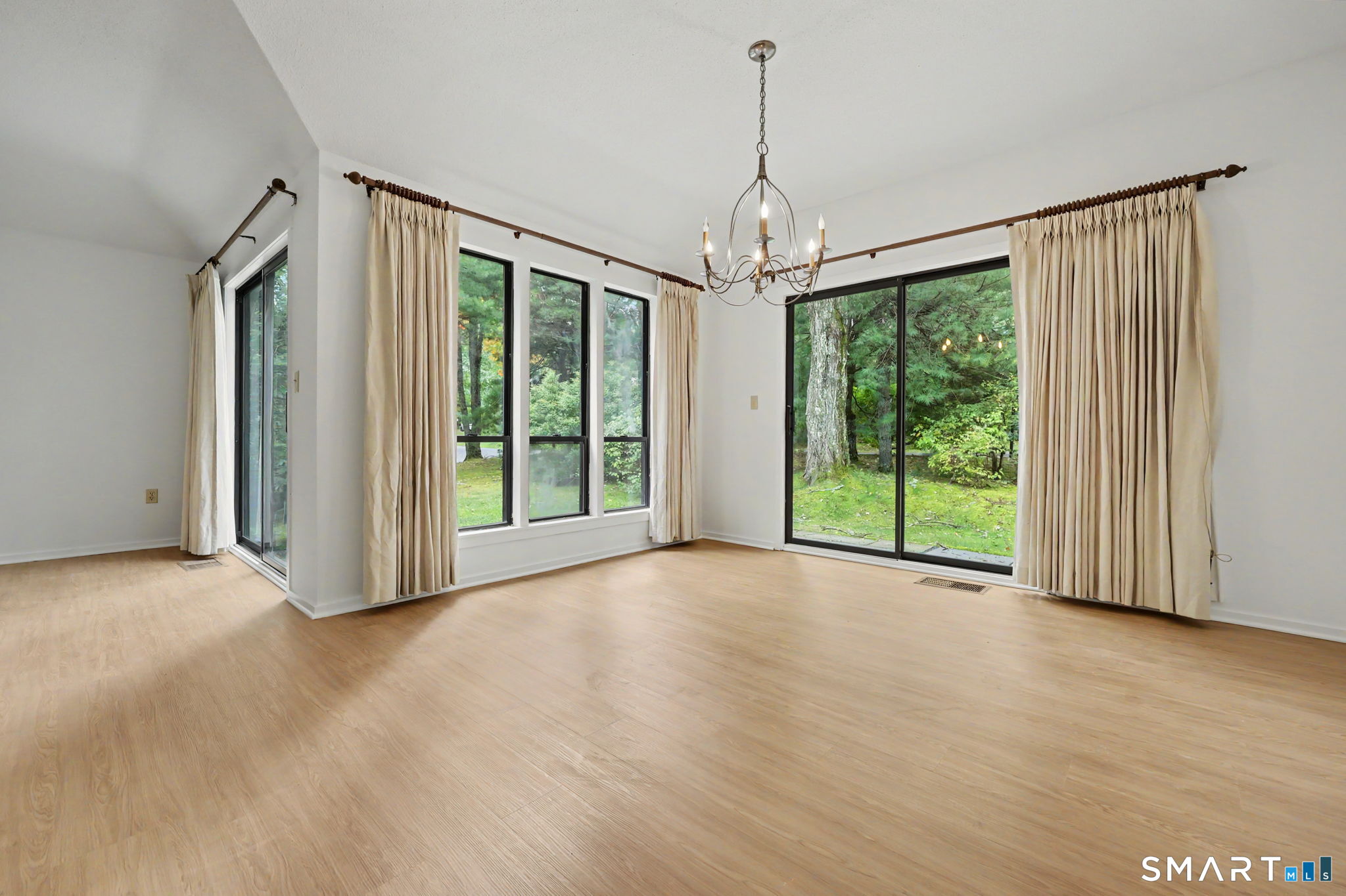 4 Heritage Crest Southbury CT 06488