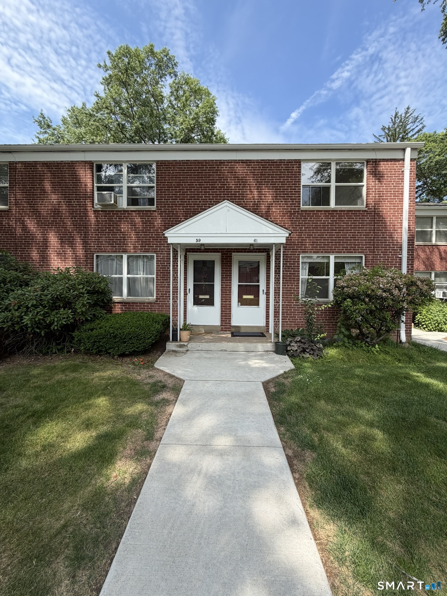 61 Arnold Way West Hartford CT 06119
