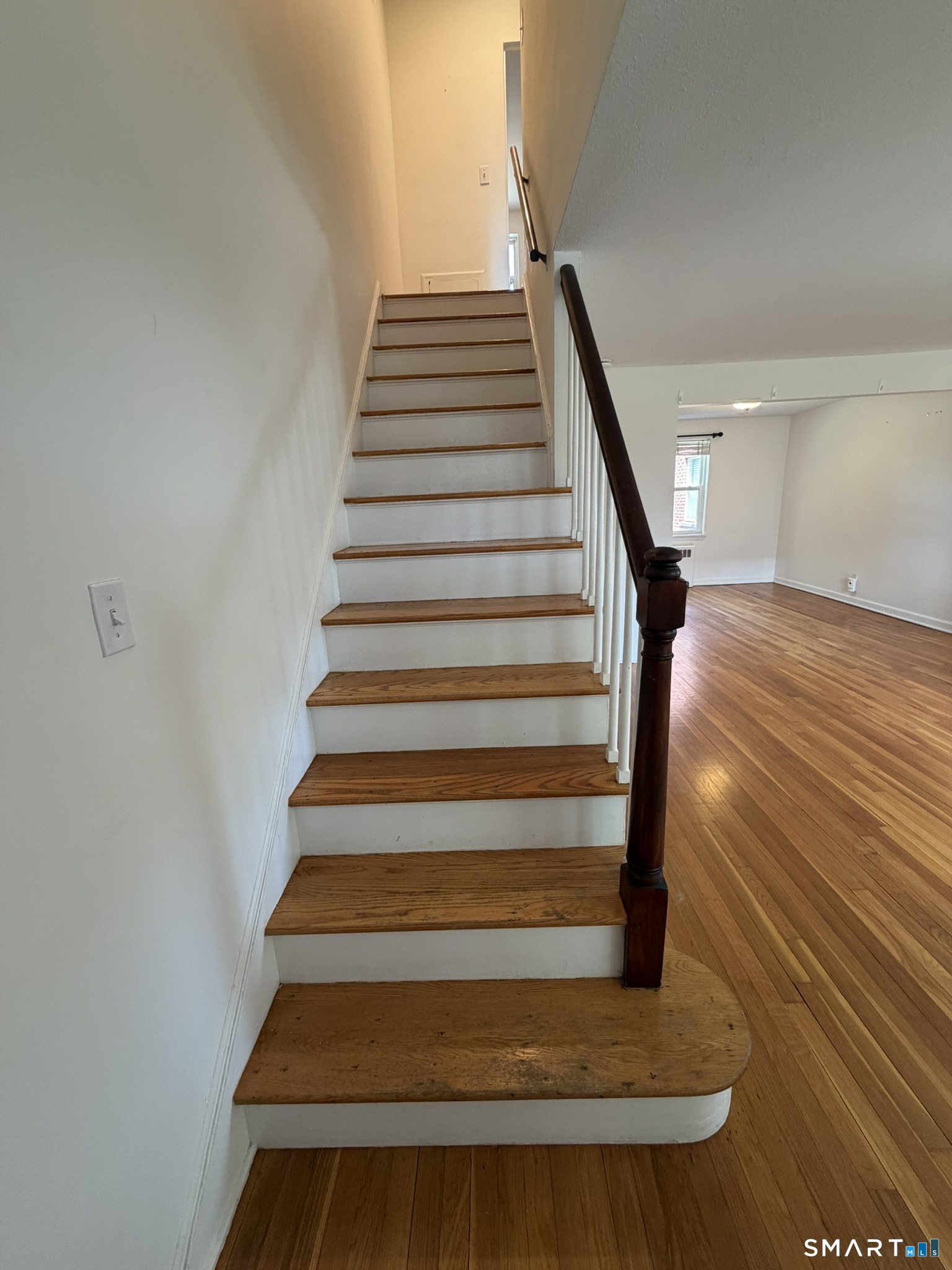 61 Arnold Way West Hartford CT 06119