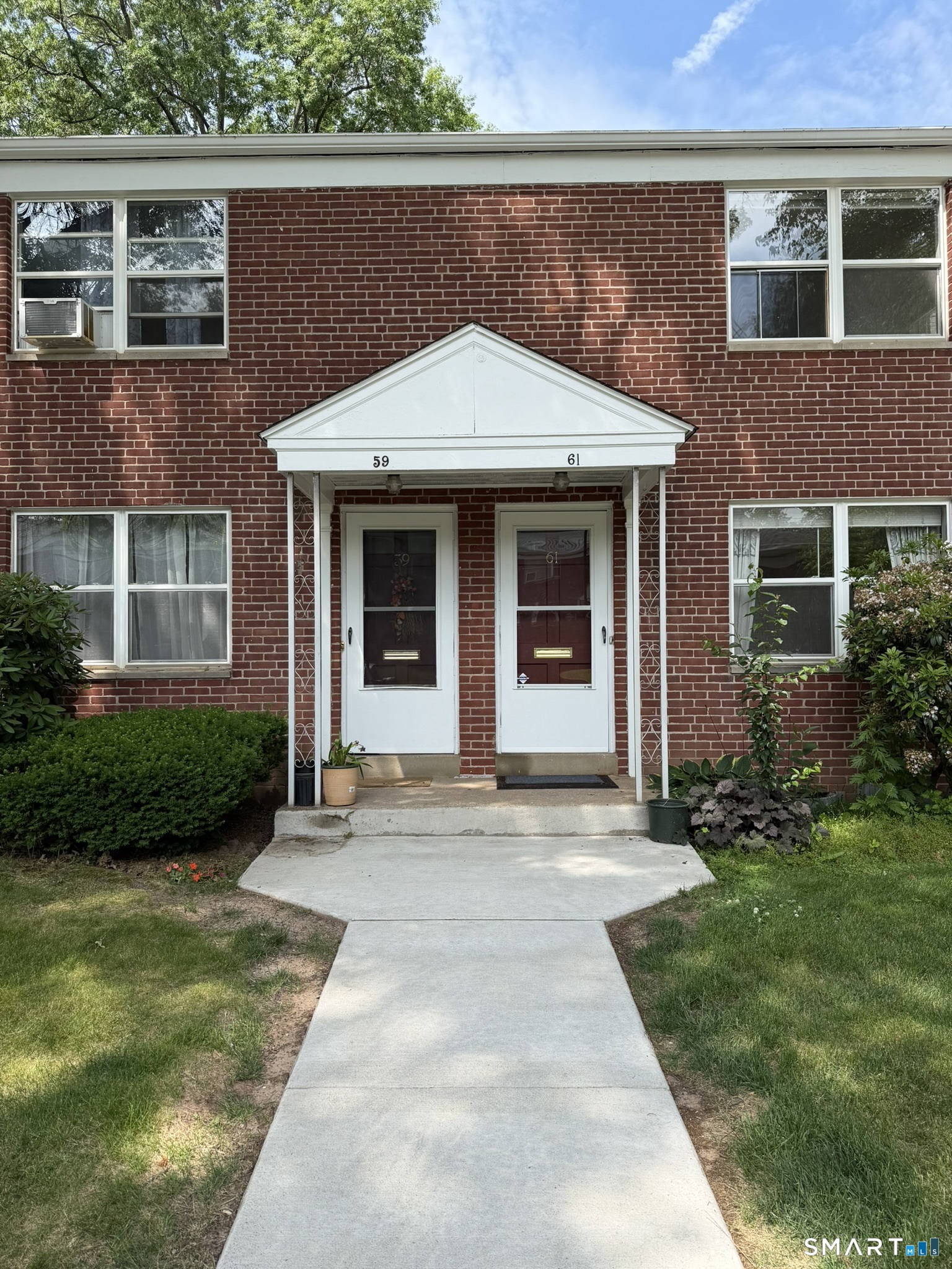 61 Arnold Way West Hartford CT 06119