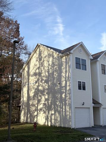 527 West Thames Street Norwich CT 06360