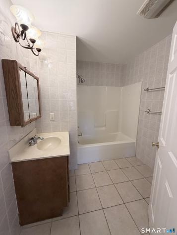 527 West Thames Street Norwich CT 06360