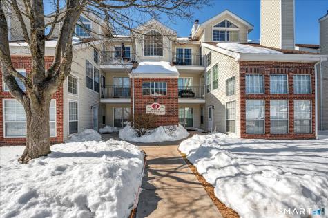 44 Carriage Crossing Lane Middletown CT 06457