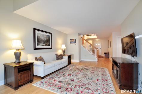 8 Centerbrook Court Avon CT 06001