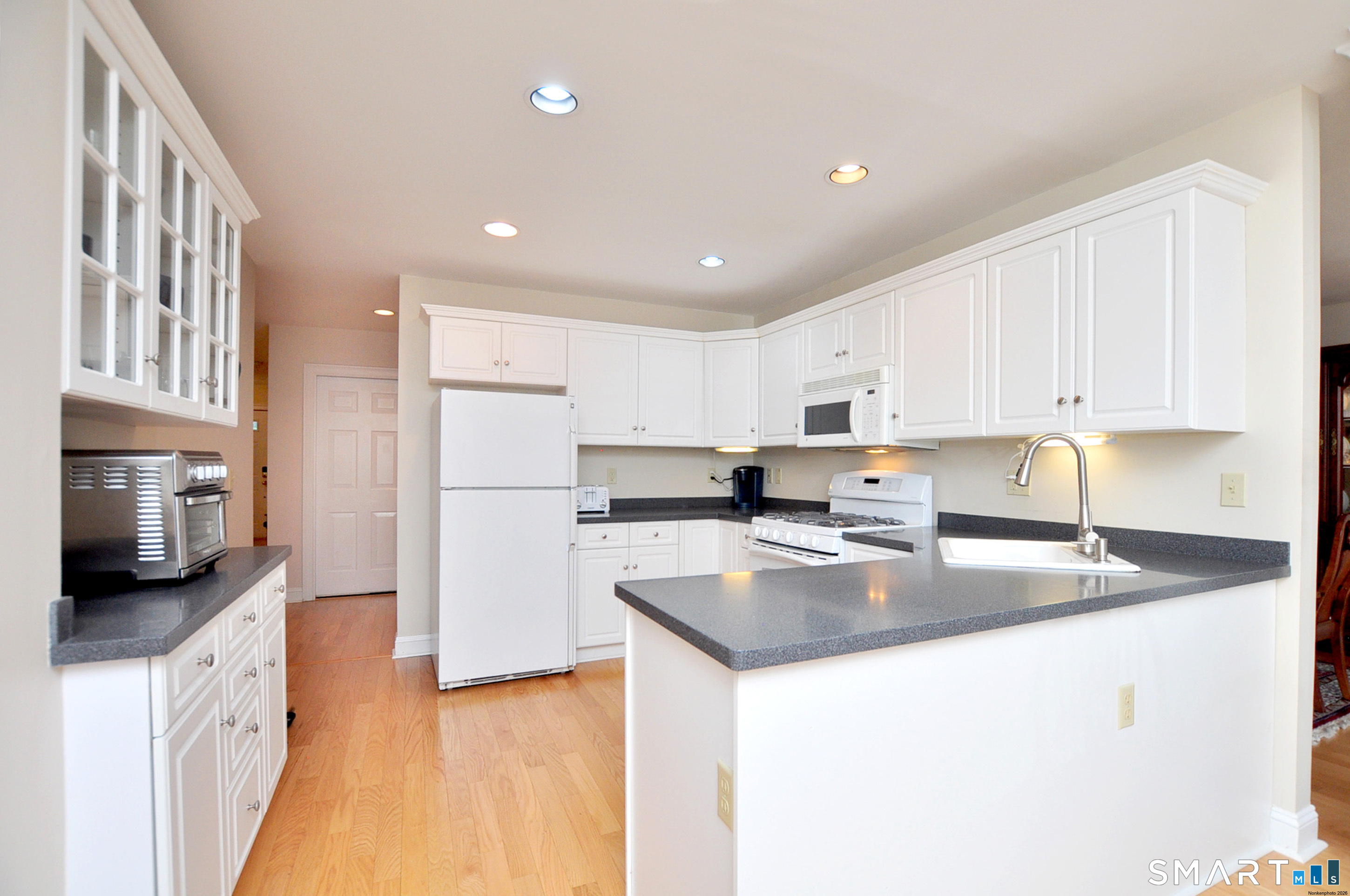 8 Centerbrook Court Avon CT 06001
