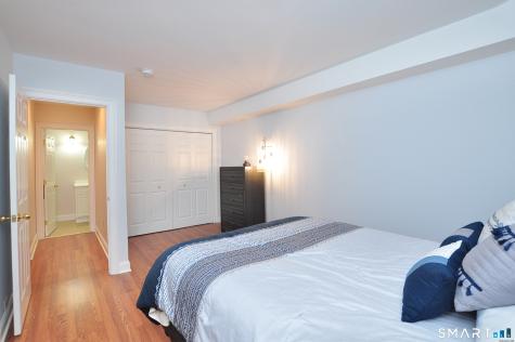 8 Centerbrook Court Avon CT 06001