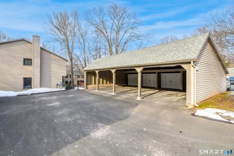 32 Conestoga Way Glastonbury CT 06033