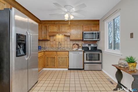 32 Conestoga Way Glastonbury CT 06033