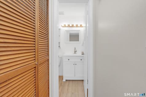 32 Conestoga Way Glastonbury CT 06033