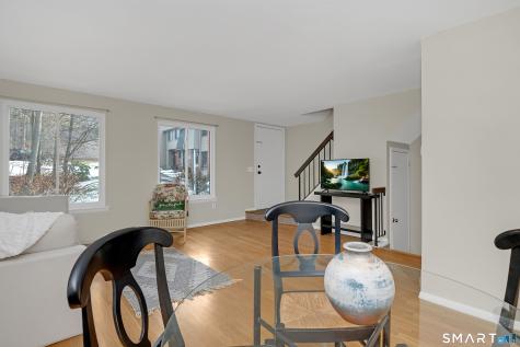 32 Conestoga Way Glastonbury CT 06033