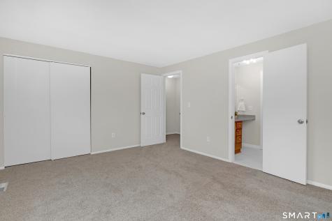 32 Conestoga Way Glastonbury CT 06033